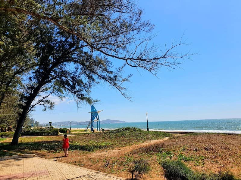 Dạo biển Đồi Dương