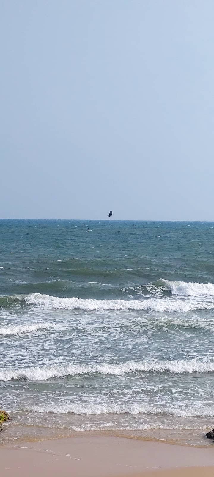 Bãi Biển Hàm Tiến với thuyền thúng