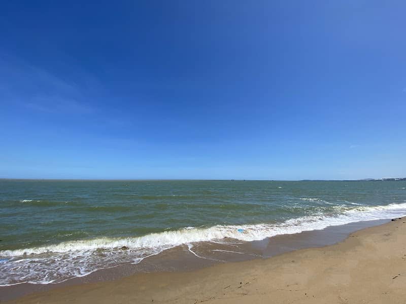 Bãi biển Hòa Phú với cát mịn