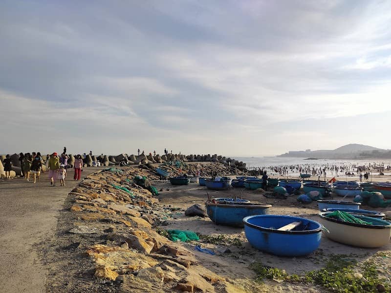 Hoạt động tại Bãi đá Ông Địa