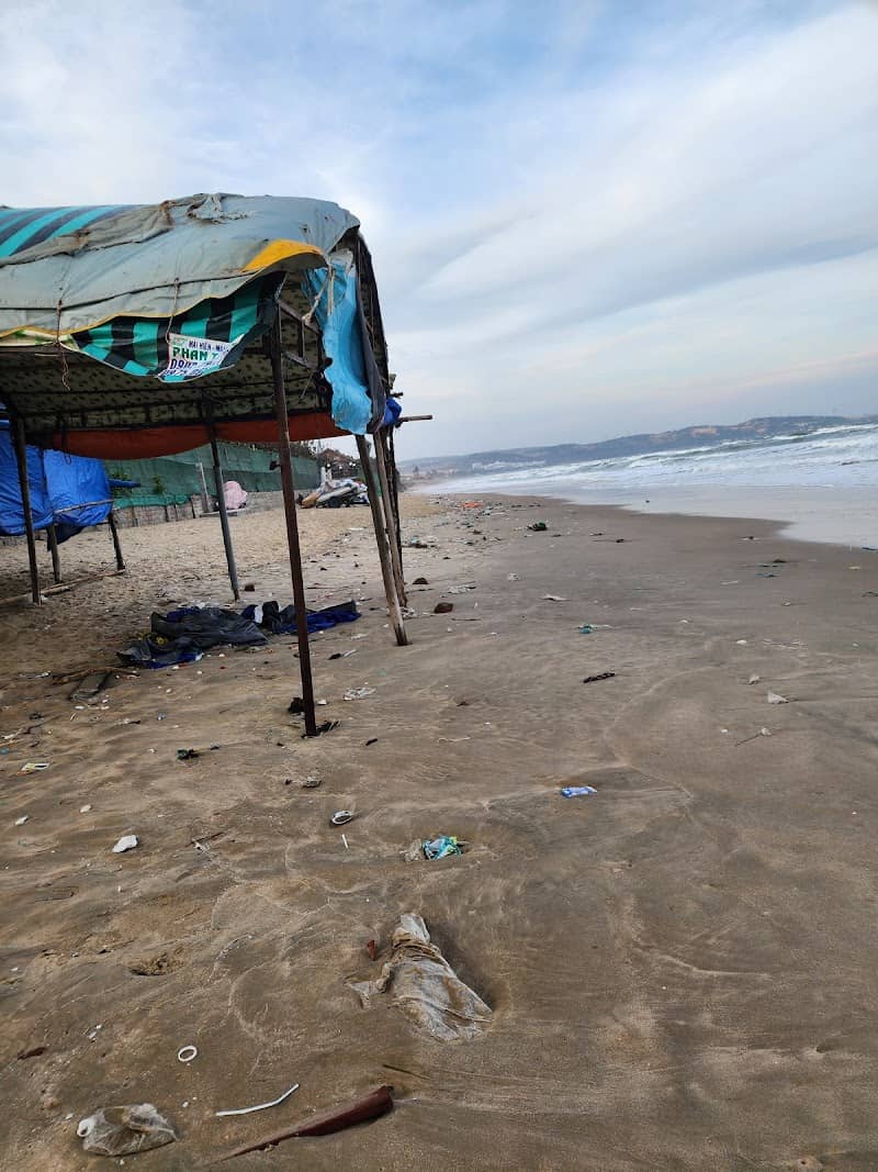 View biển từ một resort ở Bãi Sau Mũi Né