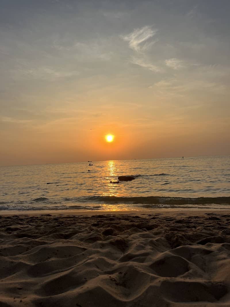 Hoàng hôn Bãi Trường