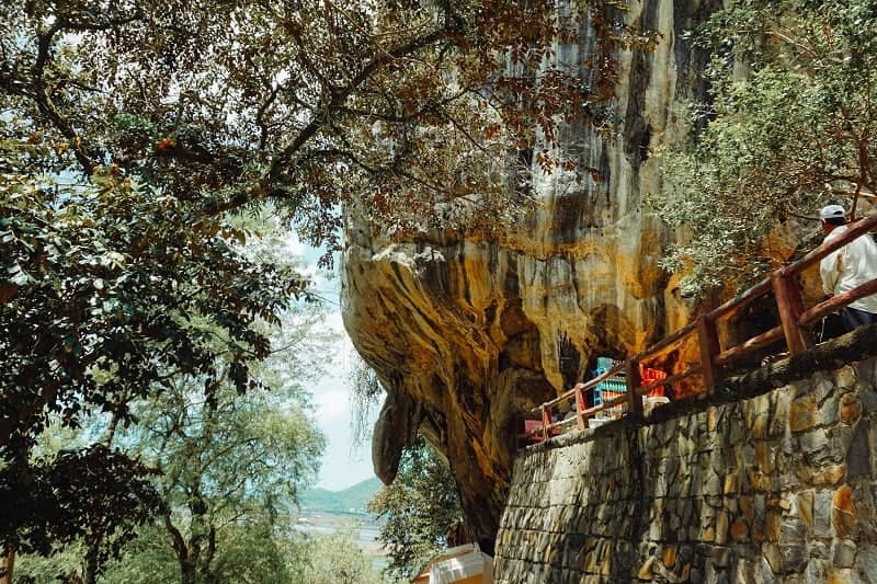 Phong cảnh bên ngoài Thạch Động