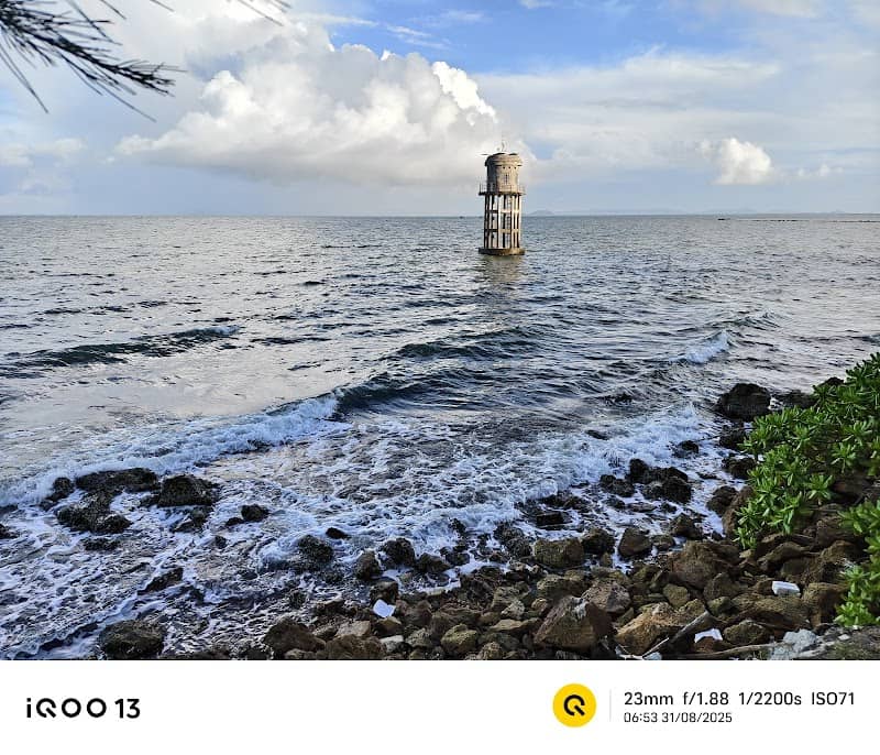 Hoàng hôn tại Bờ kè núi Đèn