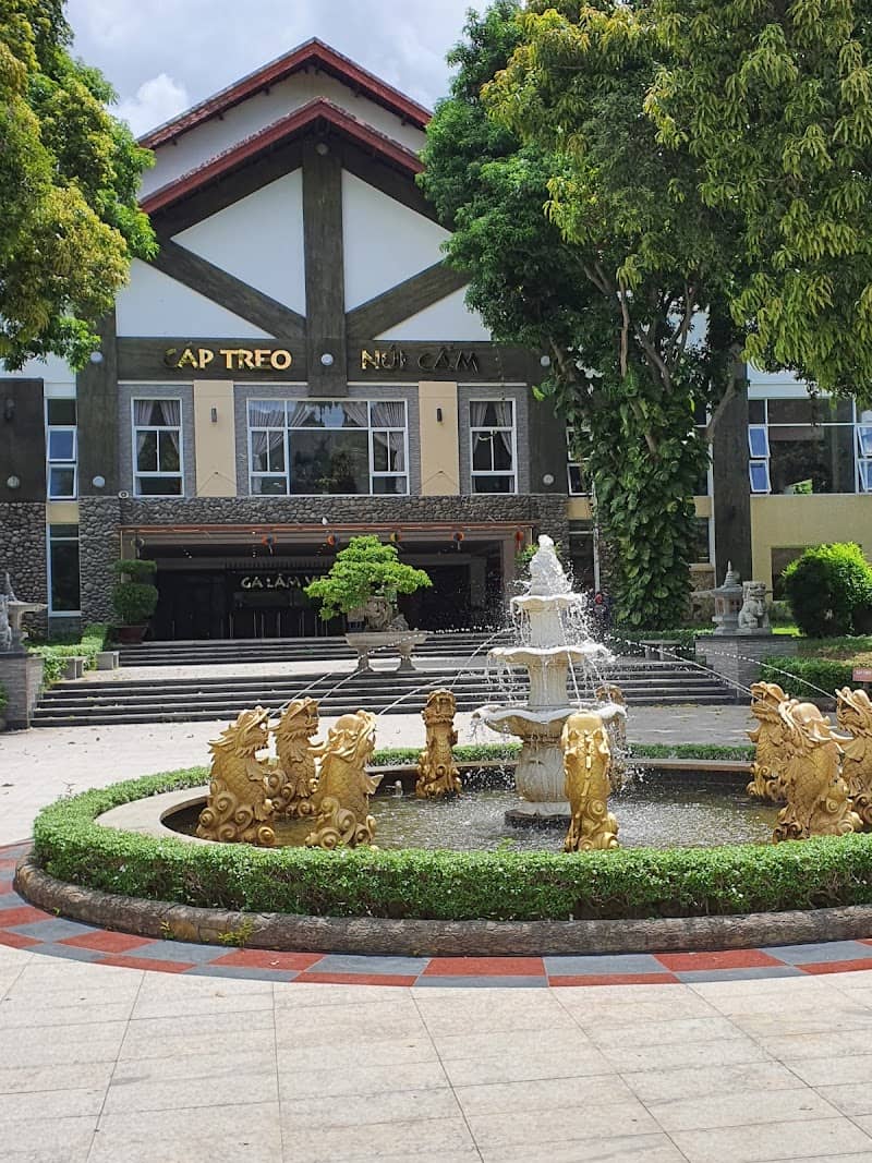 Ga đi Cáp treo Núi Cấm