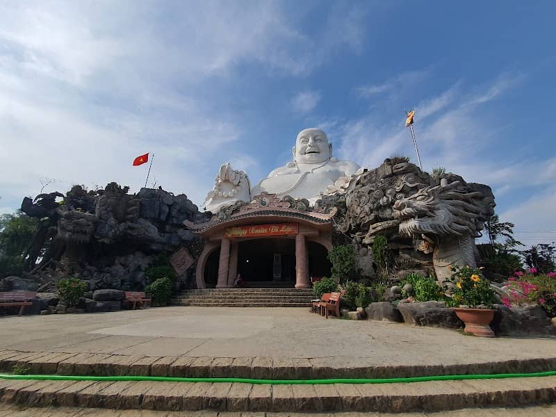 Các điểm tham quan trên Núi Cấm