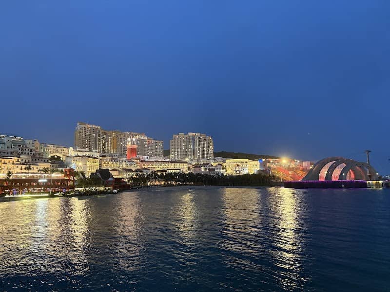 Hoàng hôn tại Cầu Hôn Phú Quốc