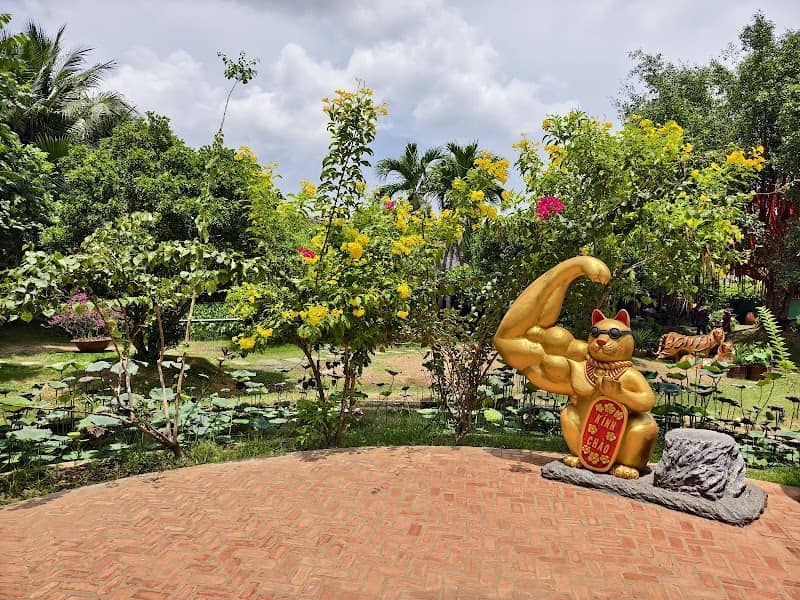 CỒN PHỤNG TOURIST Bến Tre: Thiên Đường Miền Tây Hay “Cú Lừa” Ngọt Ngào?
