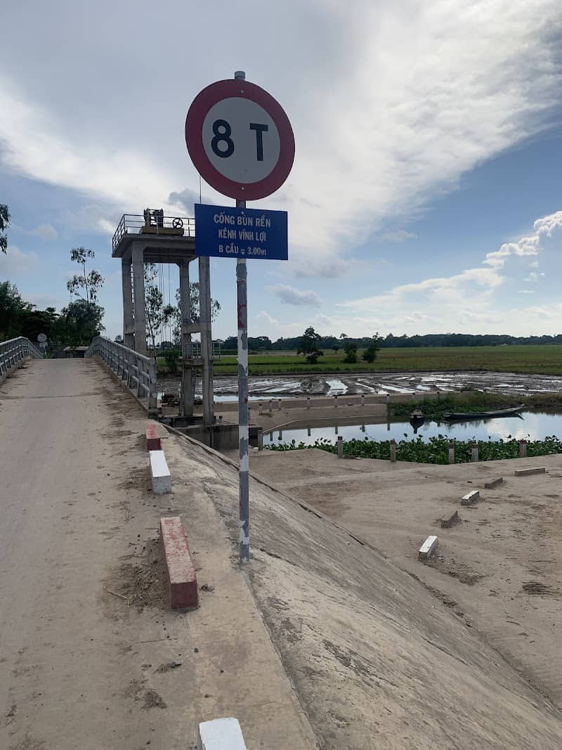 Review Cống Bùn Rền (Điểm Tắm Đồng) – Trải Nghiệm Mùa Nước Nổi Đầy Bình Yên