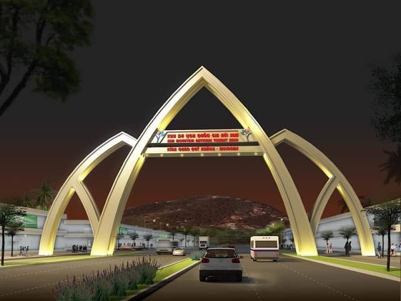 Cổng chào Khu du lịch quốc gia Núi Sam - Điểm đến tâm linh