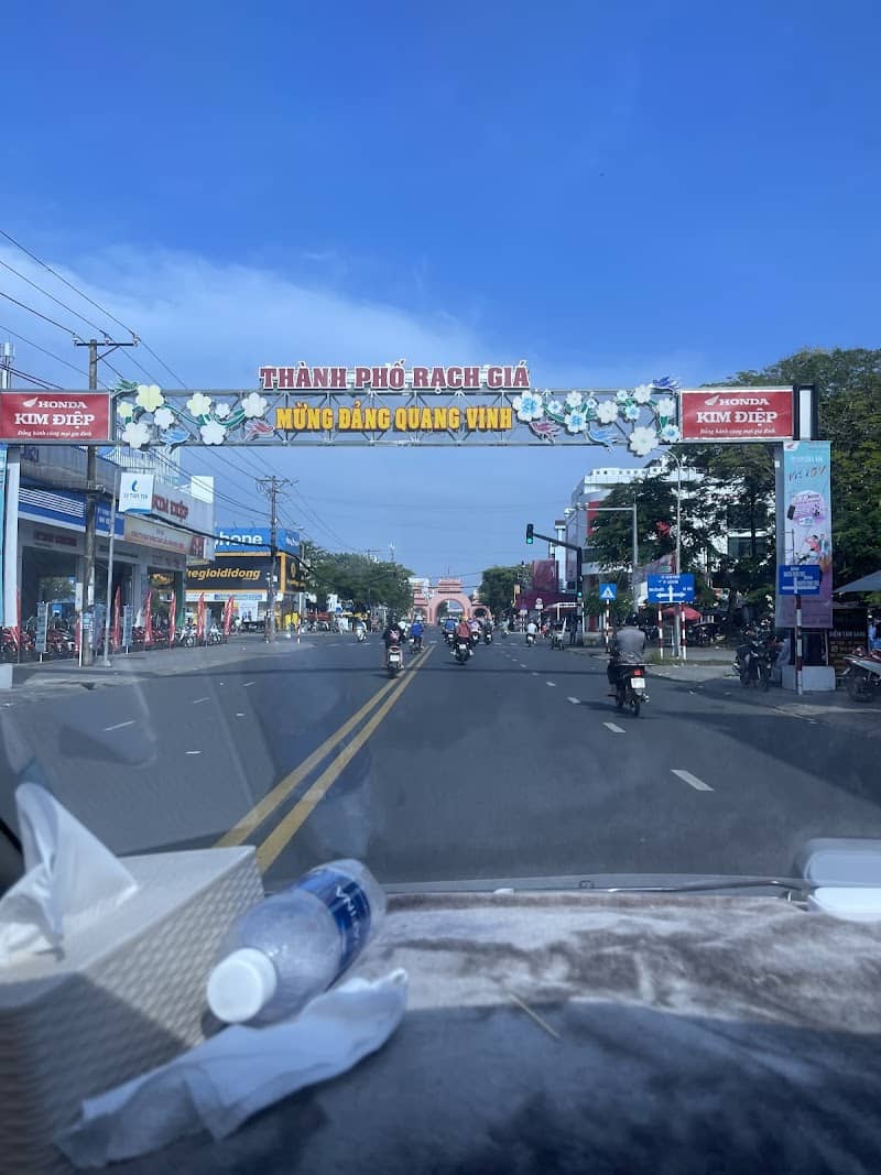 Khung cảnh Cổng Tam Quan