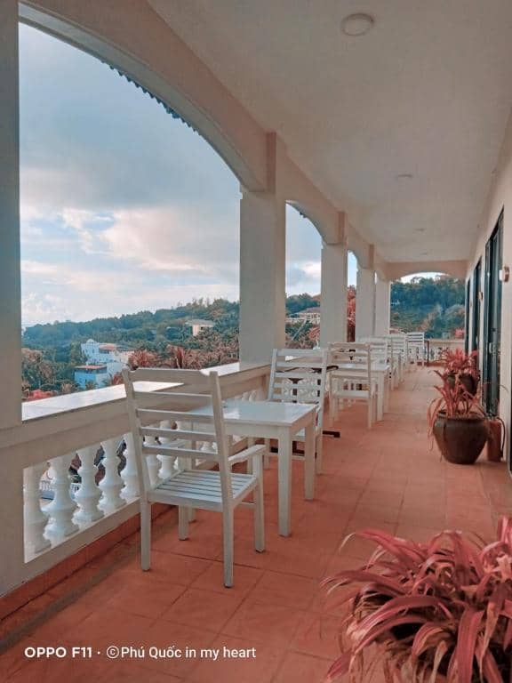 Công Ty TNHH Dịch Vụ Thương Mại Du Lịch Đảo Ngọc