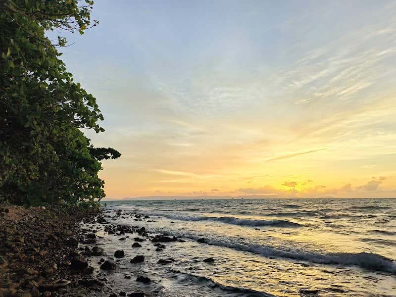 Bãi biển Đảo Hải Tặc