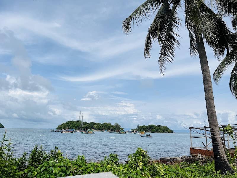 Hải sản tươi ngon Đảo Hải Tặc