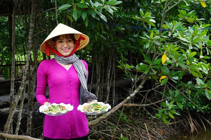 Điểm dừng chân Tư Tỵ với view rừng đước