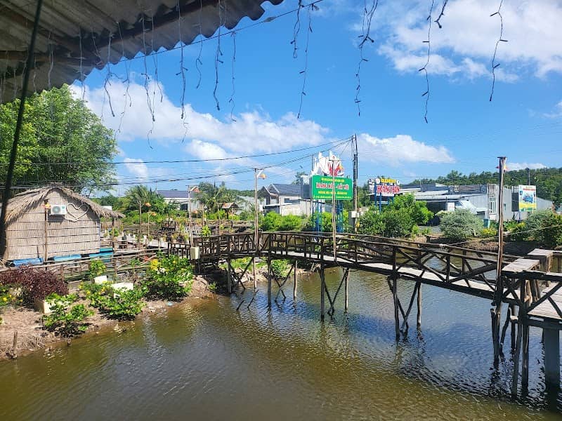 Hoàng hôn tại Đất Mũi Cà Mau