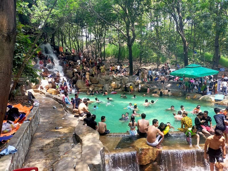 Suối nhân tạo Thủy Châu