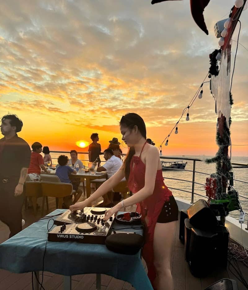 Ẩm thực trên Du thuyền Nautilus