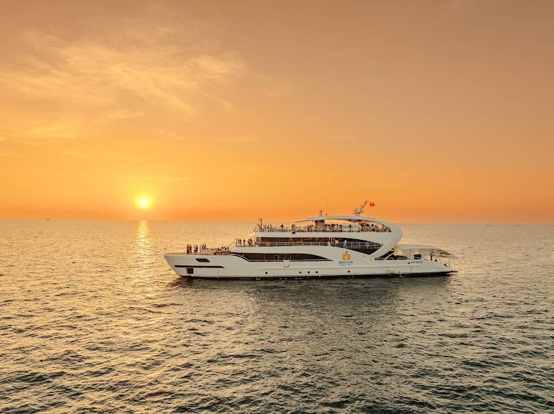 Khung cảnh trên Du thuyền Nautilus