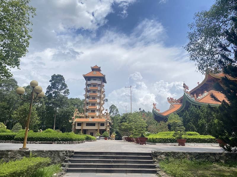 Trải nghiệm chui hầm Địa đạo Củ Chi Trải nghiệm chui hầm Địa đạo Củ Chi