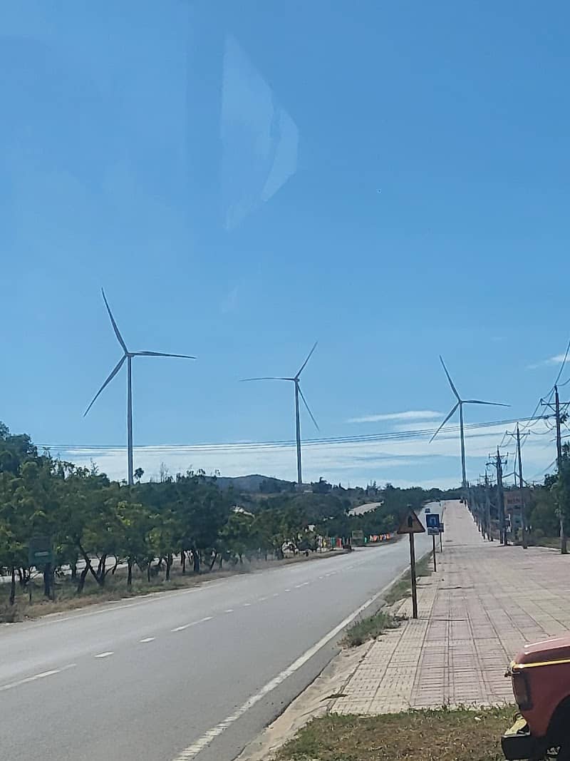 Toàn cảnh Bàu Trắng từ trên cao