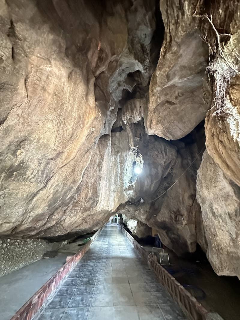 Hải sản tươi ngon tại Kiên Giang Hải sản gần Chùa Hang