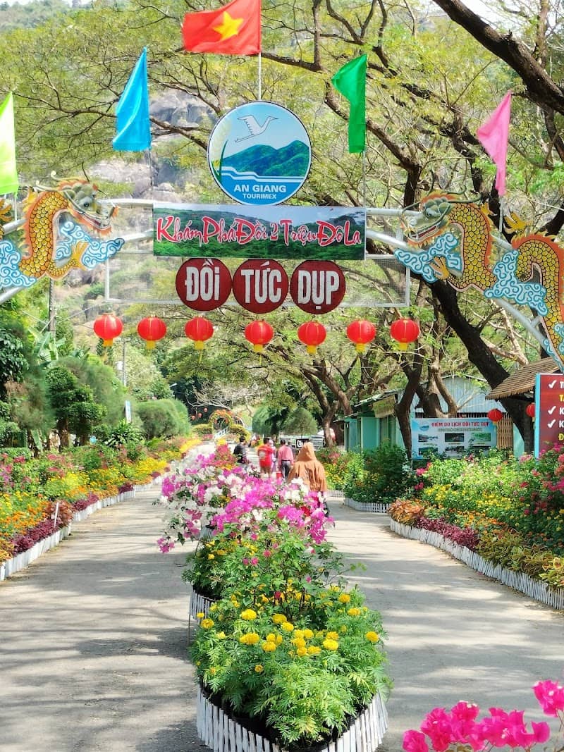 Khu du lịch Đồi Tức Dụp