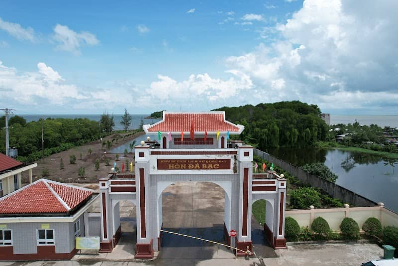 Khu du lịch Hòn Đá Bạc Cà Mau