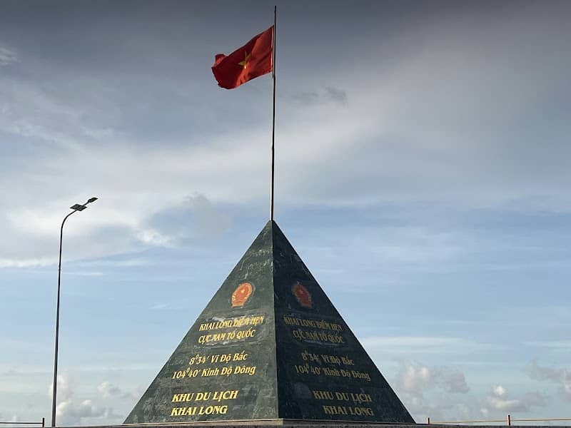 Khu Du Lịch Khai Long - Toàn cảnh bãi biển từ trên cao