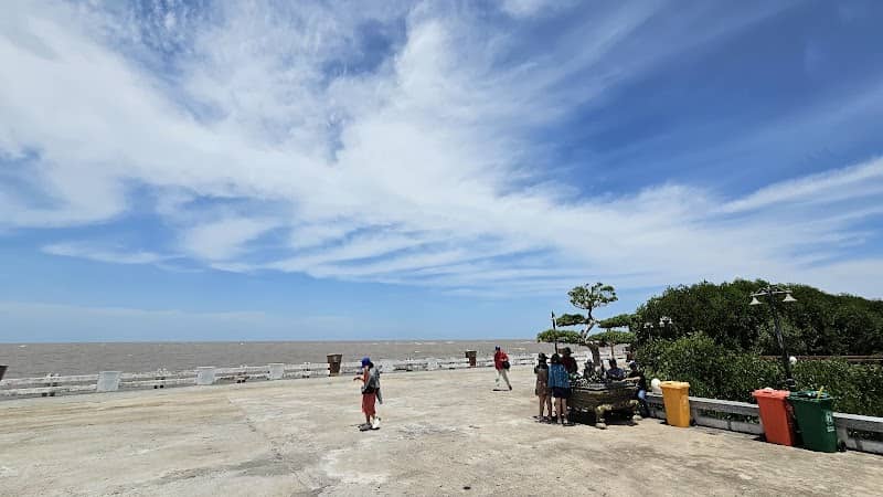 Hoàng hôn tại Mũi Cà Mau