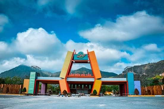 Hồ Thủy Liêm Núi Cấm