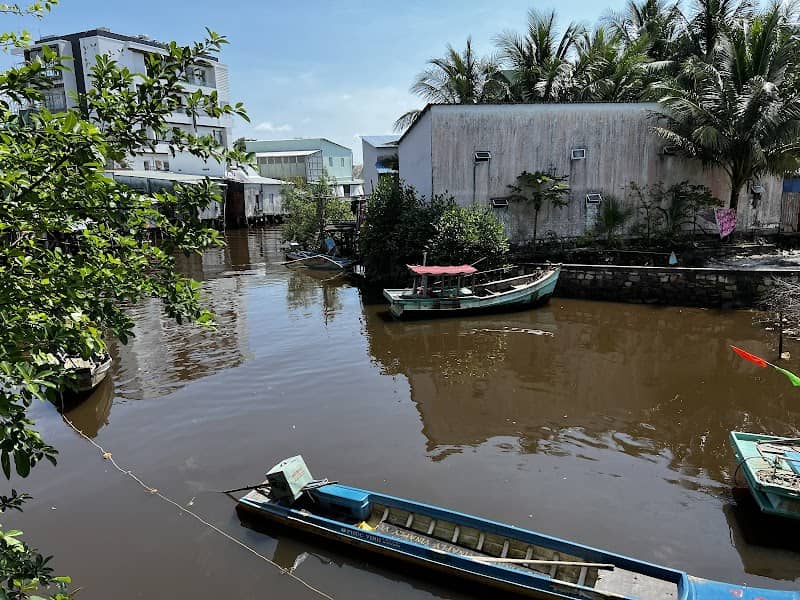 Ngư dân Làng Chài Hàm Ninh