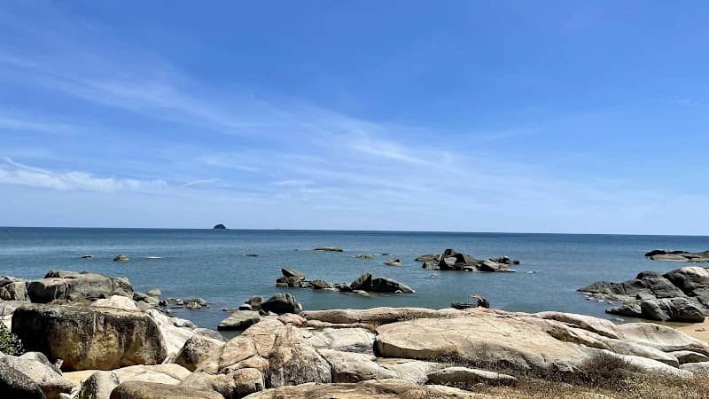 Làng Chài Hòn Rơm Có Gì Hấp Dẫn? Review & Kinh Nghiệm Du Lịch Chi Tiết