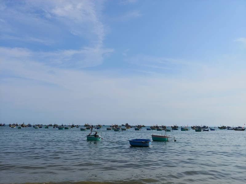 Thuyền thúng tại Làng Chài Hòn Rơm