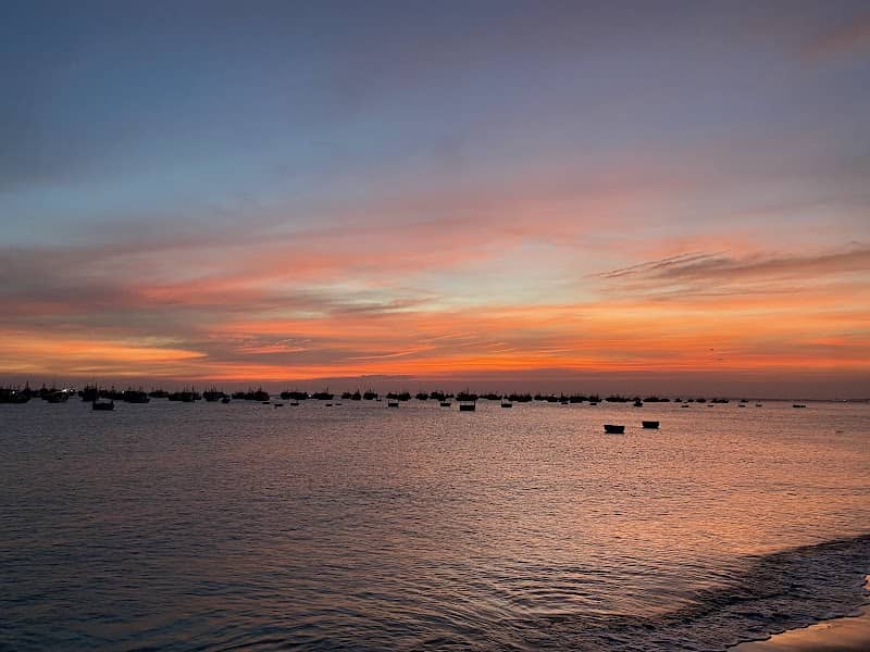 Bãi biển Làng chài Tuy Phong