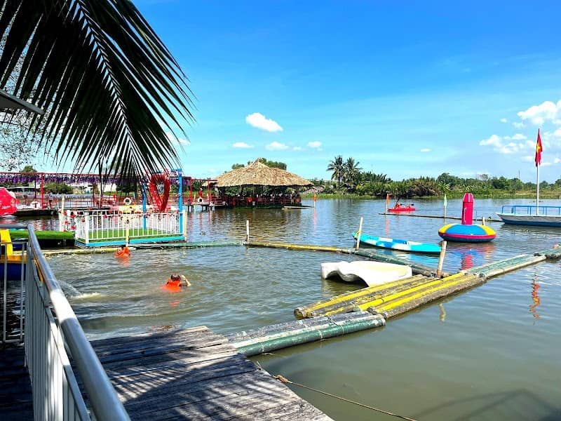 Trải nghiệm chèo thuyền kayak tại Tre Việt