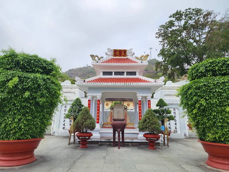 Lăng Thoại Ngọc Hầu