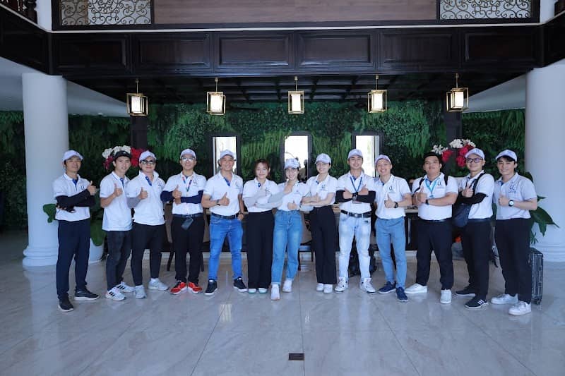 Khách hàng trải nghiệm tour cùng Luco Travel