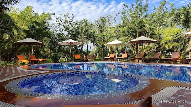 Mango Home Riverside - Hồ bơi và cảnh sông