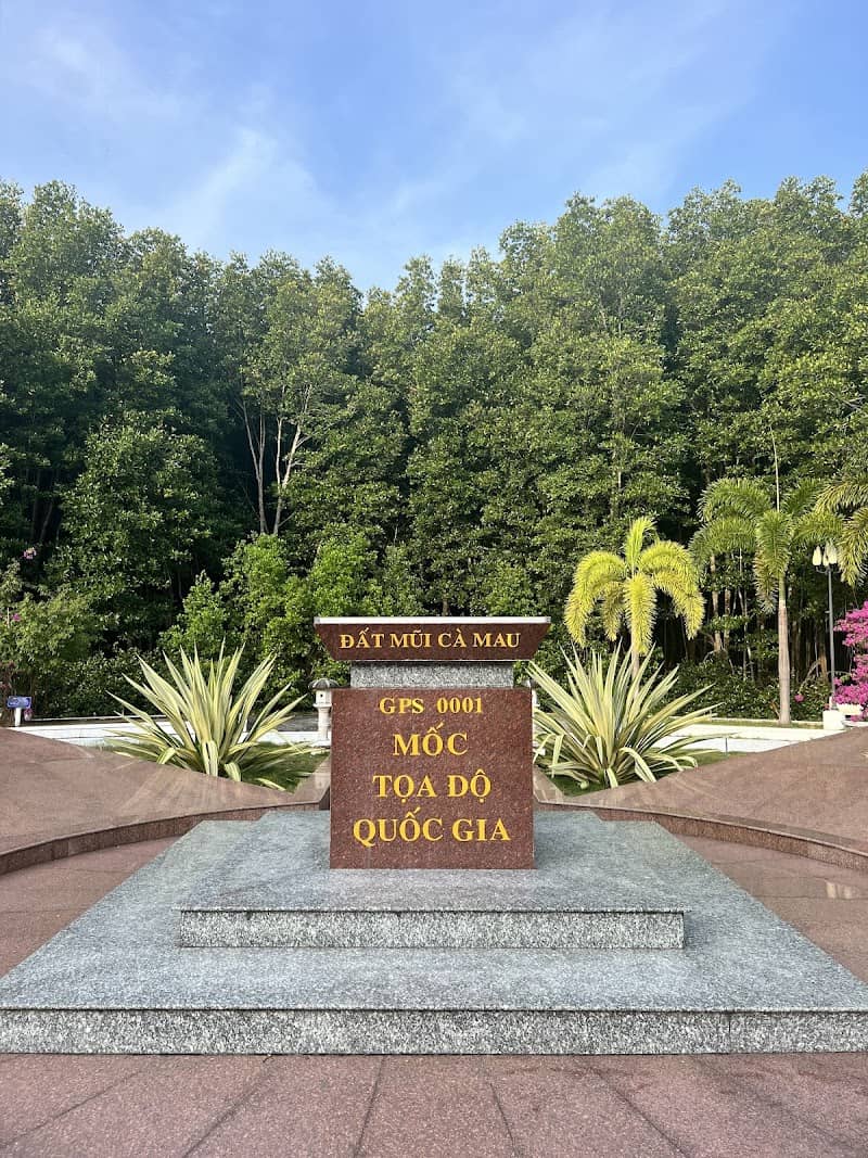 Toàn cảnh Mốc Toạ độ Quốc gia GPS 0001