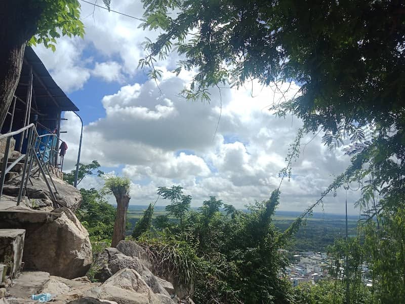 Hoàng hôn tại Núi Trà Sư