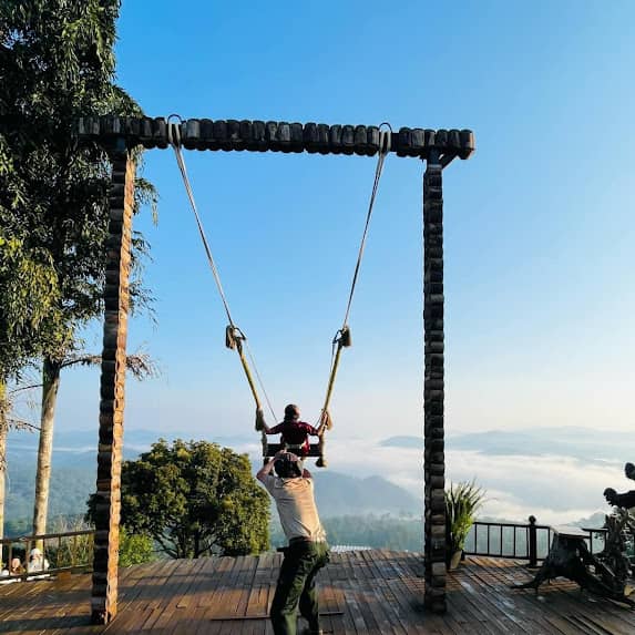 Glamping săn mây Đà Lạt