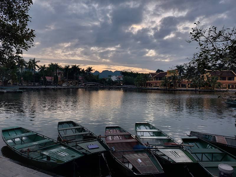 Chùa Bích Động cổ kính