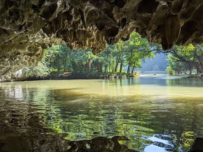 Toàn cảnh Tam Cốc từ trên cao