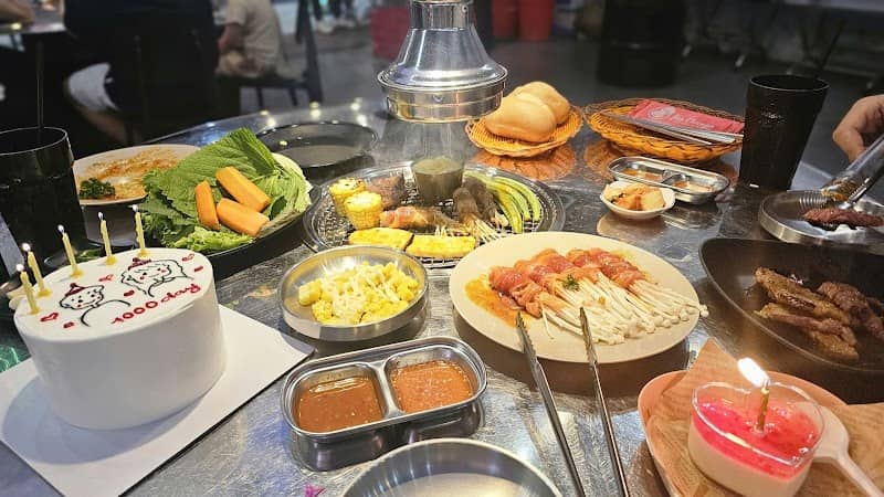Quán Tân Chicago về đêm