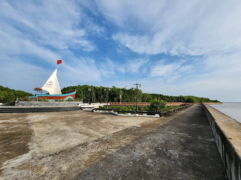 Hoàng hôn ở Mũi Cà Mau