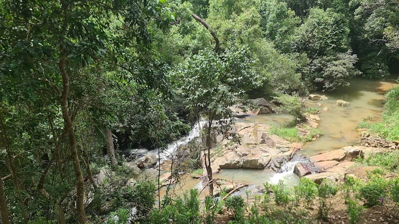 Khu vực cắm trại Thác Liliang