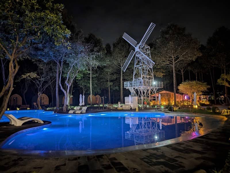 The Leaf Cafe & Glamping Có Gì Hấp Dẫn? Review & Kinh Nghiệm Du Lịch Chi Tiết