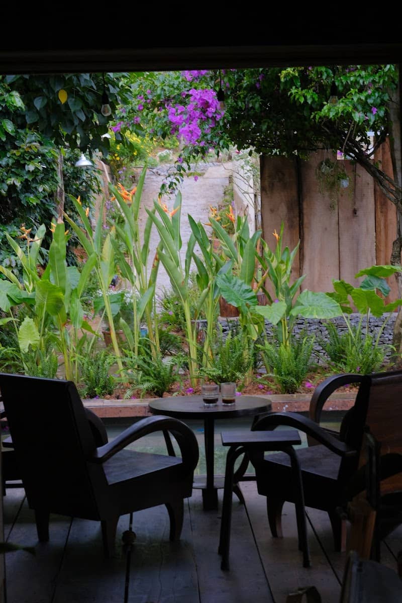 Review Tiệm cà phê Nắng Thuỷ Tinh – Kinh Nghiệm Du Lịch