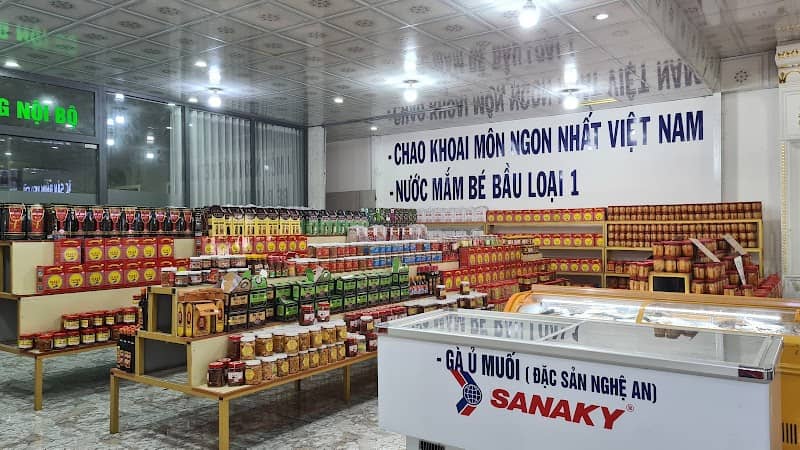 Gian hàng đồ ăn tại Trạm Dừng Chân Bò Sữa Long Thành A